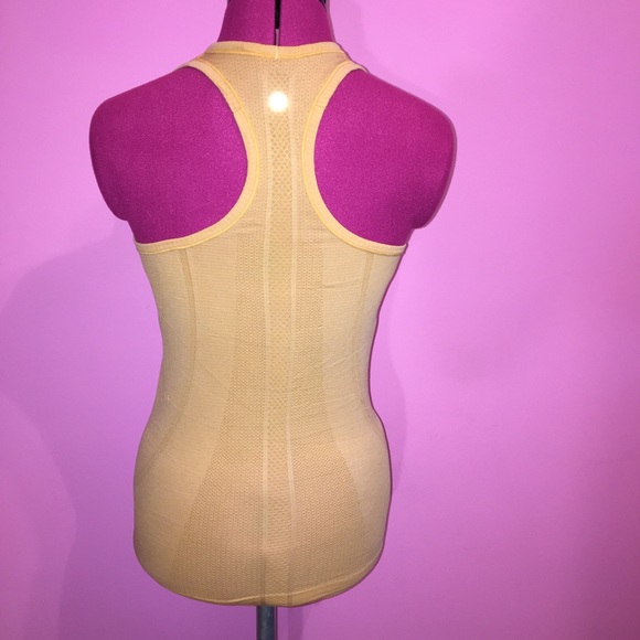Lululemon Running Tank 🍋 - Picture 2 of 6